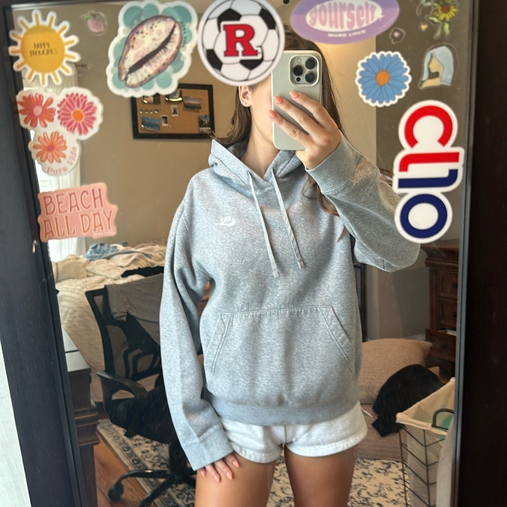 GREY NIKE HOODIE